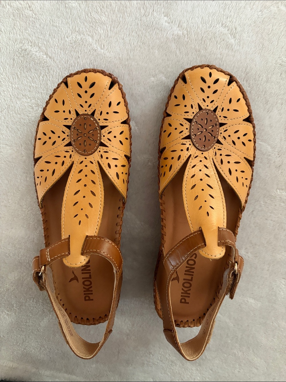 PIKOLINOS Two-Tone Brown and Tan Leather Cutout Sandals. Size EU 37 (6.5-7)